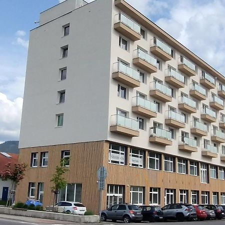 Hybadlo Motel Liptovsky Hradok Bagian luar foto