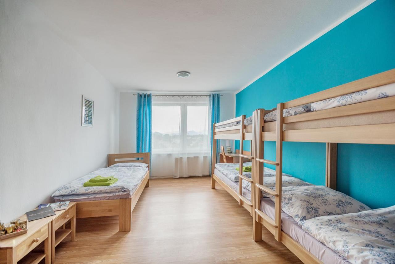 Hybadlo Motel Liptovsky Hradok Bagian luar foto