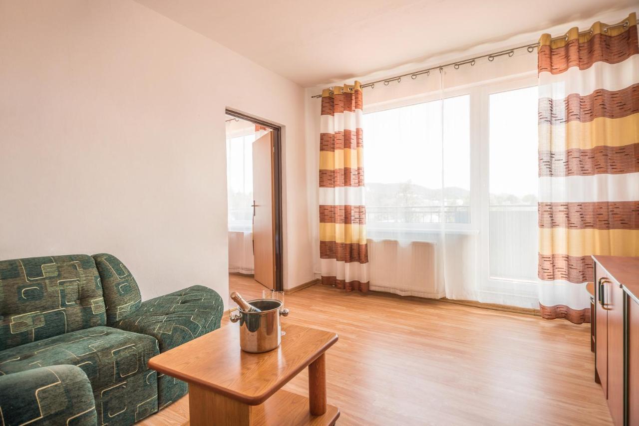 Hybadlo Motel Liptovsky Hradok Bagian luar foto