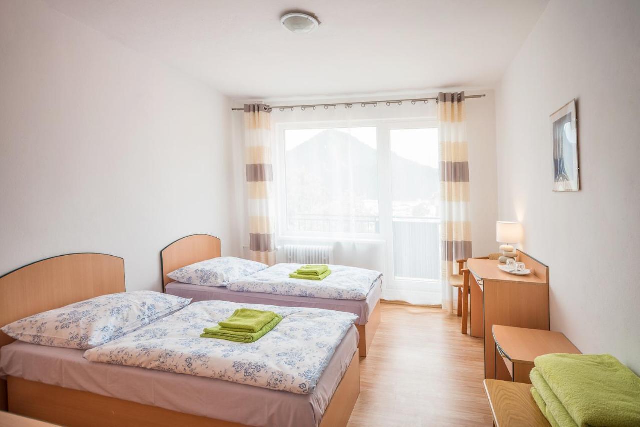 Hybadlo Motel Liptovsky Hradok Bagian luar foto